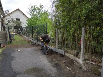 Création de clôture en panneaux rigides